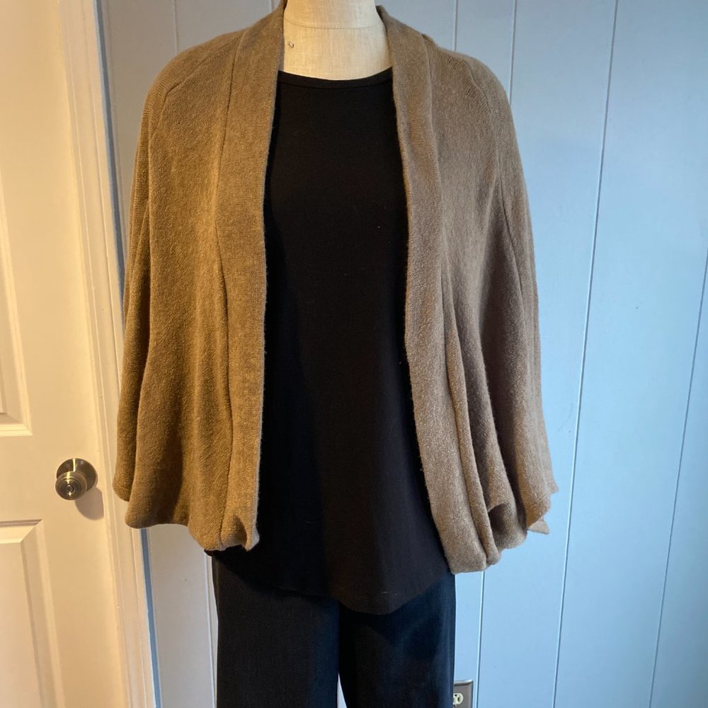 Crepas Batwing Shrug Beige One Size